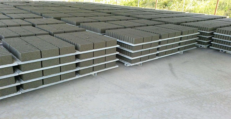 PVC<a href=http://www.cnqzsy.com/ target=_blank class=infotextkey>空心磚托板</a>