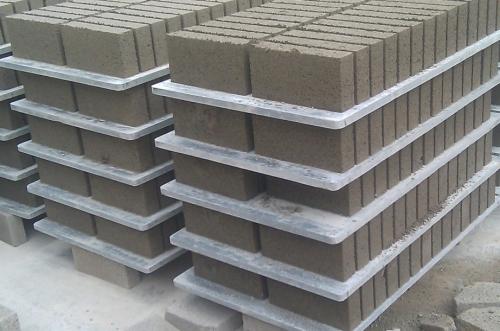 <a href=http://www.cnqzsy.com/zjtb/ target=_blank class=infotextkey>PVC磚機托板</a>廠家